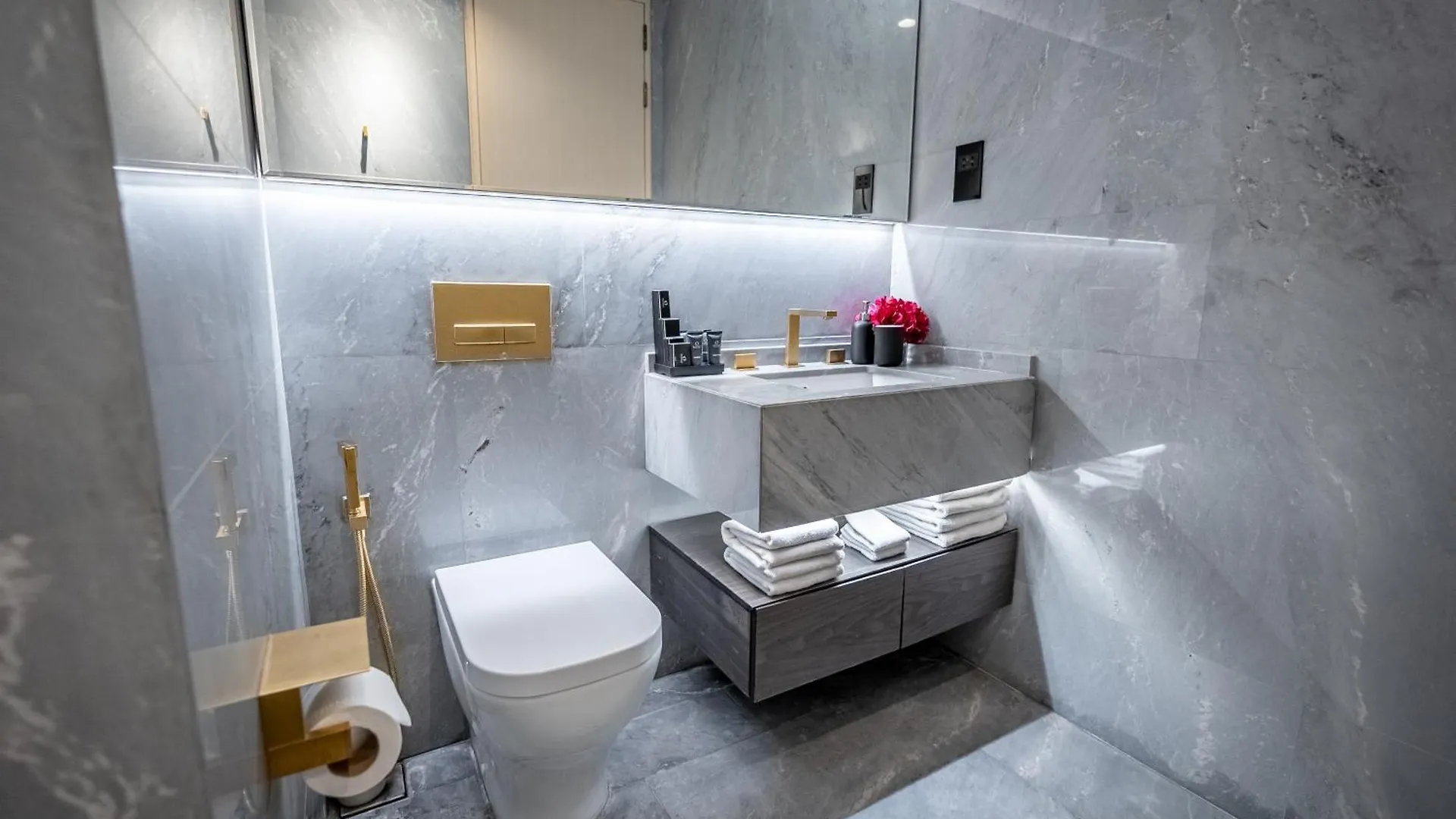Daniels Stunning 2Br With Full Sea View At Five Διαμέρισμα Ντουμπάι